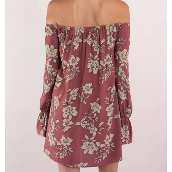 TOBI Off the Shoulder Shift Dress - Picture 3 of 3